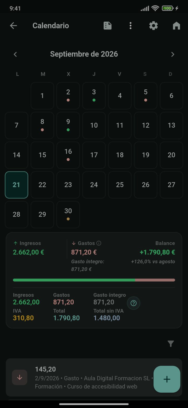 Calendario mensual de Fiscalio con los días marcados según los movimientos y el total de ingresos, gastos y balance del mes.
